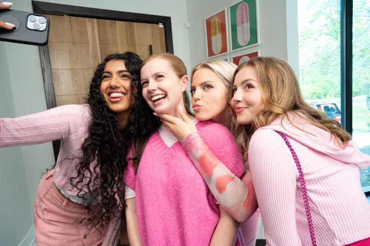 Gewinnspiel Mean Girls - Der Girls Club
